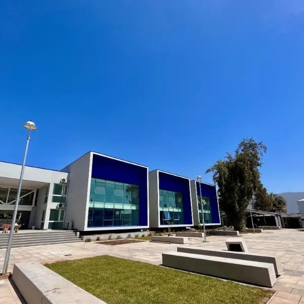 Apliación de EIFS en fachada del Liceo Industrial de San Fernando
