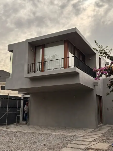Casa aislada con EIFS para asegurar confort térmico